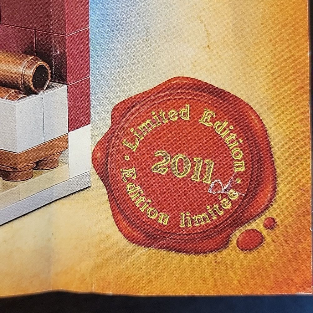 LEGO LIMITED EDITION 2011 HOLIDAY SET 3300002 CHRISTMAS MORNING BUILDING SET - Picture 9 of 11